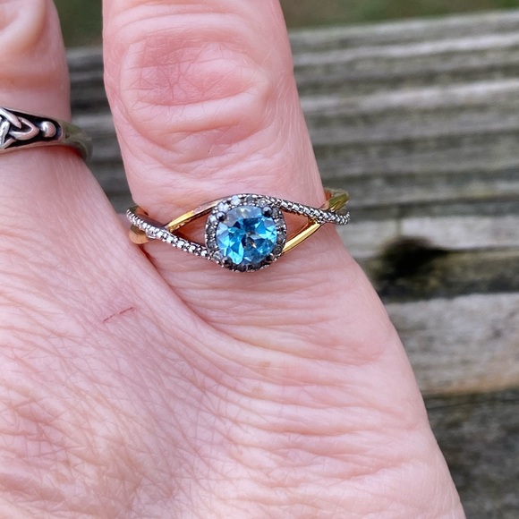 Danbury Mint Blue Topaz Diamond ring gold plated Sterling silver - Picture 8 of 9